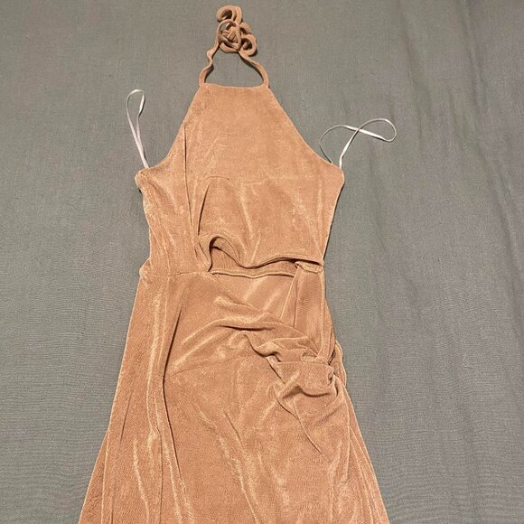 Petal & Pup Scarlette Maxi Dress Gold - Picture 5 of 6